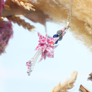 Gebetnout bijoux fantaisie lyon mode tendance bijouterie femme Annecy artisan origami sautoir collier fleur oranger fleuri rose rouge argent