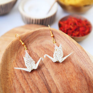 Gebetnout bijoux fantaisie lyon mode tendance bijouterie femme Annecy artisan watthanaram ayutthaya origami grue blanc dore peche