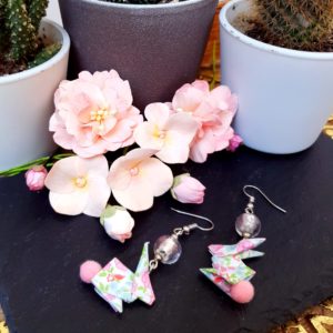 Gebetnout bijoux fantaisie lyon mode tendance bijouterie femme Annecy artisan Incahuasi origami lapin murano pompon rose