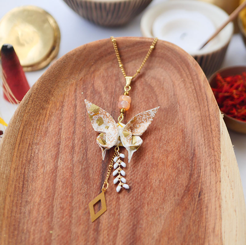 Gebetnout bijoux fantaisie lyon mode tendance bijouterie femme Annecy artisan watthanaram ayutthaya origami papillon email agate losange dore collier