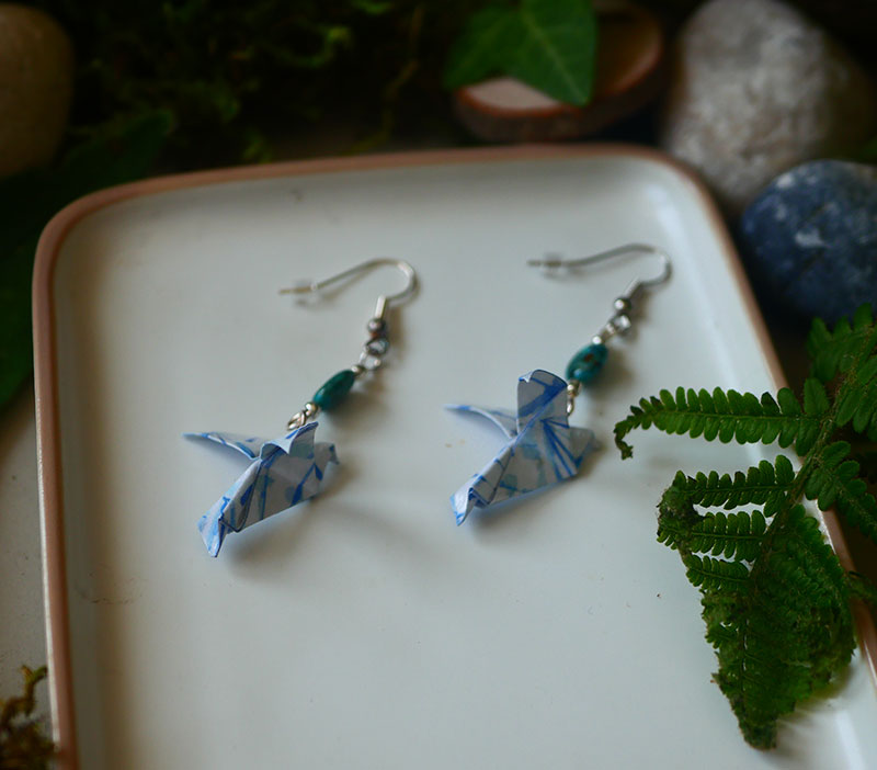Gebetnout bijoux fantaisie lyon mode tendance bijouterie femme Annecy artisan watthanaram tikitapu origami colombe bleu turquoise argent