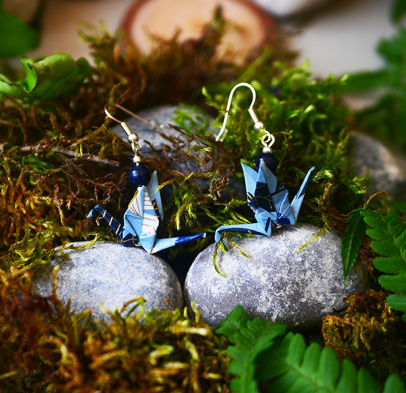 Gebetnout bijoux fantaisie lyon mode tendance bijouterie femme Annecy artisan watthanaram tikitapu origami grue bleu lapis lazuli argent