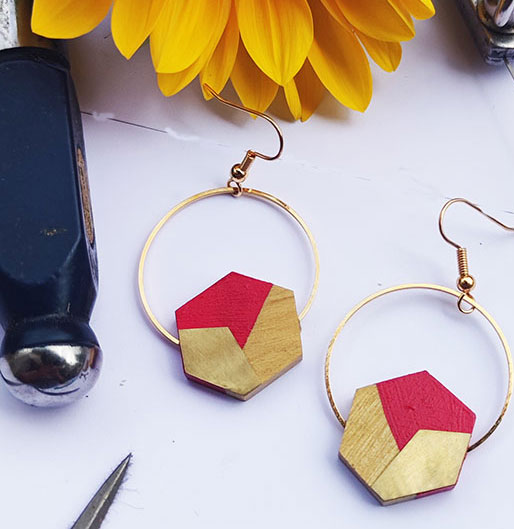 Bijoux en bois de buis, boucles d'oreilles géométriques rouges et laiton découpé